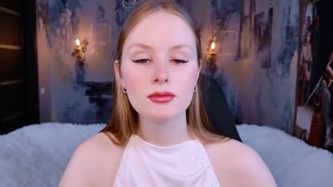 Snapshot of vivienleeigh chatting on 11.29.25 Vivien online show from 11.29.25