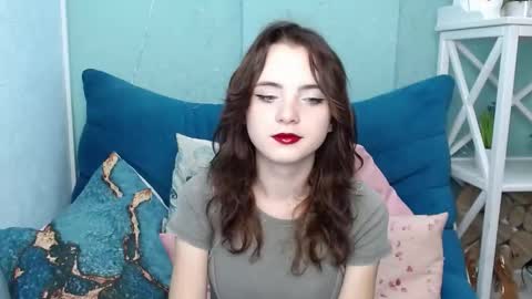 Snapshot of viviennero chatting on 09.20.25 Mary online show from 09.20.25