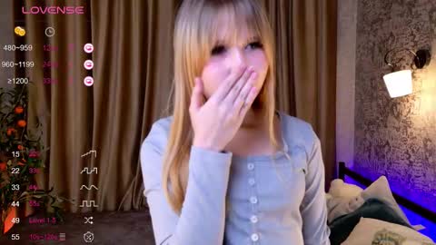 Snapshot of viviesunn chatting on 11.05.25 Mia Skaidrite online show from 11.05.25