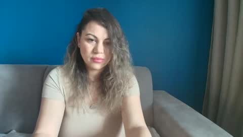 Snapshot of vixenvibesx chatting on 02.23.25 vixenvibesx online show from 02.23.25