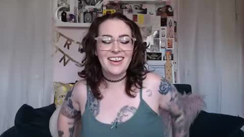 Snapshot of vixinvvitch chatting on 07.24.26 VIXIN online show from 07.24.26