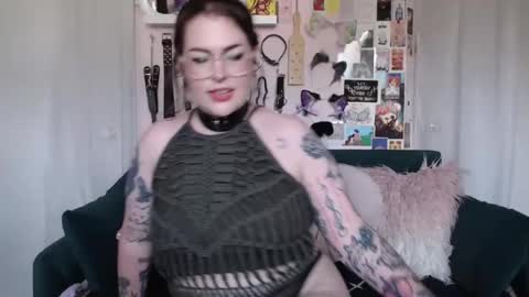 Snapshot of vixinvvitch chatting on 07.28.26 VIXIN online show from 07.28.26