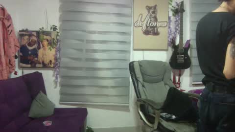 Snapshot of vl21cm chatting on 10.02.25 vl21cm online show from 10.02.25