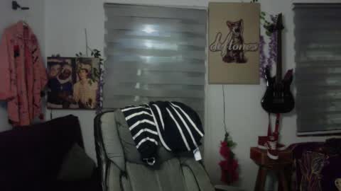 Snapshot of vl21cm chatting on 10.05.25 vl21cm online show from 10.05.25