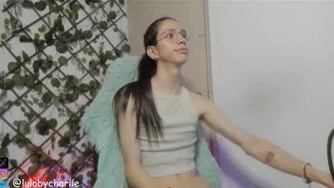 Snapshot of vodkadelulo_ chatting on 11.06.25 vodkadelulo online show from 11.06.25