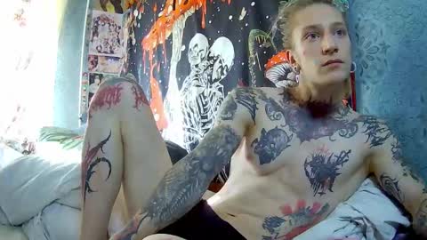 Snapshot of voldan_elf chatting on 10.26.25 Elf online show from 10.26.25