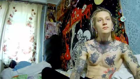 Snapshot of voldan_elf chatting on 10.27.25 Elf online show from 10.27.25