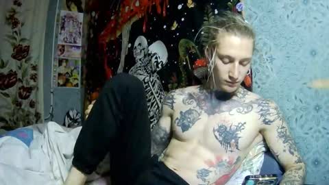 Snapshot of voldan_elf chatting on 10.28.25 Elf online show from 10.28.25