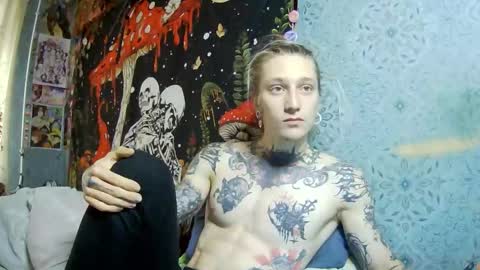 Snapshot of voldan_elf chatting on 10.29.25 Elf online show from 10.29.25