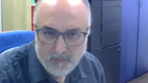 Snapshot of volpi72 chatting on 11.05.25 volpi72 online show from 11.05.25