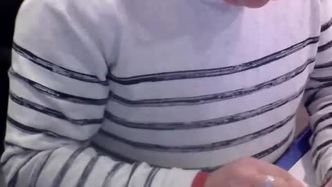 Snapshot of volpi72 chatting on 11.10.25 volpi72 online show from 11.10.25