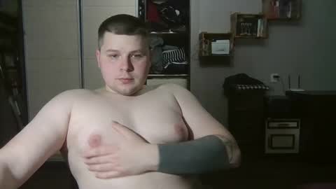 Snapshot of volshebnik_130 chatting on 03.10.25 Volshebnik1302 online show from 03.10.25