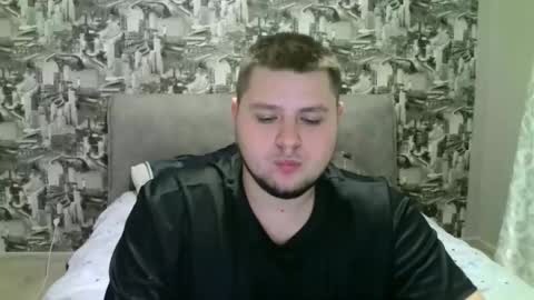 Snapshot of volshebnik_130 chatting on 10.28.25 Volshebnik1302 online show from 10.28.25