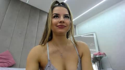 Snapshot of von_dee chatting on 10.12.25 von_dee online show from 10.12.25