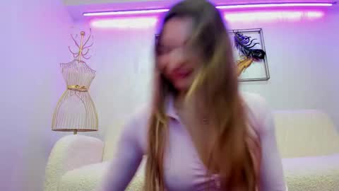 Snapshot of von_dee chatting on 11.19.25 von_dee online show from 11.19.25