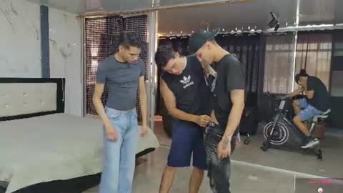 Snapshot of voyeurism_guys chatting on 06.15.26 voyeurism_guys online show from 06.15.26