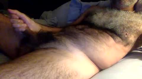 Enjoy guys of all ages if you are not on cam please dont ask for requests if i dont respond dont think im ignoring you i online show from 04.05.26