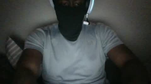 Snapshot of vulan18 chatting on 11.18.25 Vulkan18 online show from 11.18.25