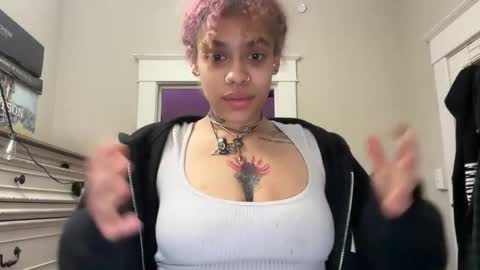 Snapshot of vveejay48826 chatting on 10.27.25 vveejay online show from 10.27.25