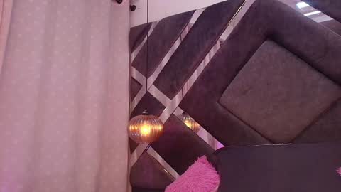 Violeta online show from 01.04.25