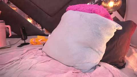 Violeta online show from 02.22.25