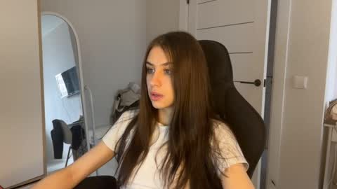 Snapshot of vx_arina chatting on 04.19.26 Arina online show from 04.19.26