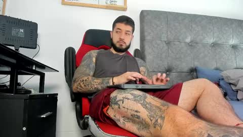 vyxen_ online show from 04.08.26