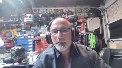 wakesblowinclouds online show from 11.05.25