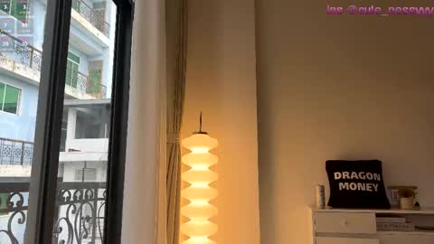 Mia online show from 12.20.25