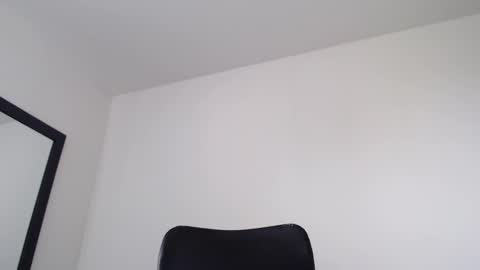 Snapshot of walter_brownn01 chatting on 01.17.25 WALTER BROWN  online show from 01.17.25