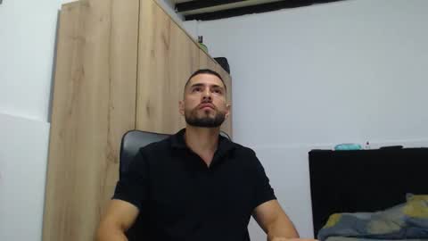 Snapshot of walter_brownn01 chatting on 11.09.25 WALTER BROWN online show from 11.09.25