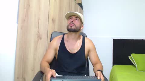 Snapshot of walter_brownn01 chatting on 11.29.25 WALTER BROWN online show from 11.29.25