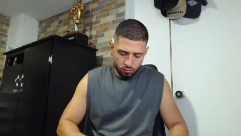 Snapshot of walter_brownn01 chatting on 12.14.25 WALTER BROWN online show from 12.14.25