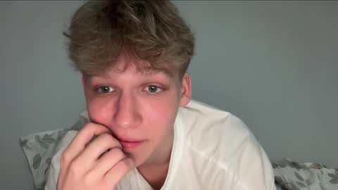 Snapshot of walterback chatting on 02.28.26 Mark and Tom online show from 02.28.26