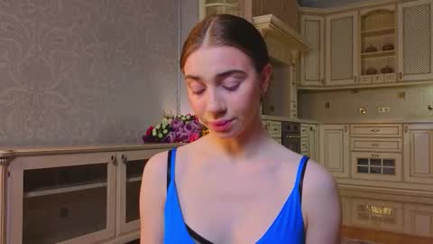 hello guys im Lilian online show from 09.18.25