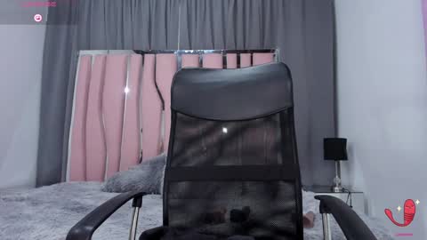 Snapshot of wandaxs69 chatting on 02.05.25 wanda online show from 02.05.25