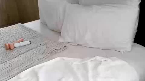 wanderlustgaal online show from 10.18.25