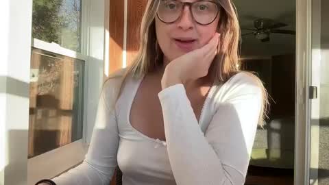 Snapshot of wanderlustjade chatting on 12.05.24 Jade Adonis online show from 12.05.24