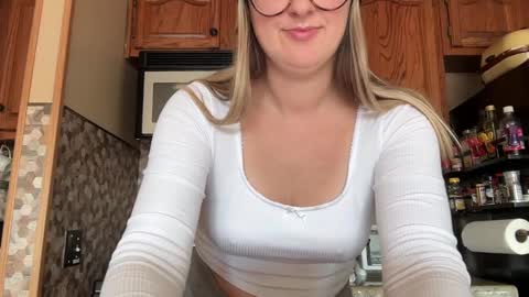 Snapshot of wanderlustjade chatting on 12.05.24 Jade Adonis online show from 12.05.24