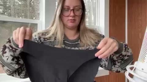 Snapshot of wanderlustjade chatting on 01.07.25 Jade Adonis online show from 01.07.25