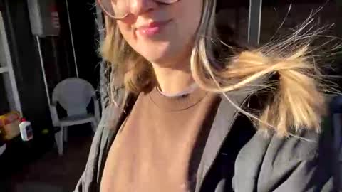 Snapshot of wanderlustjade chatting on 01.13.25 Jade Adonis online show from 01.13.25