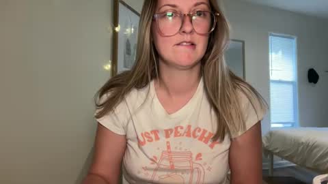 Snapshot of wanderlustjade chatting on 01.20.25 Jade Adonis online show from 01.20.25