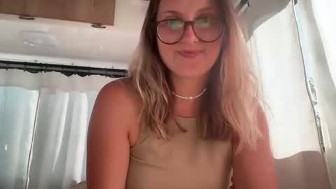 Snapshot of wanderlustjade chatting on 02.10.25 Jade Adonis online show from 02.10.25