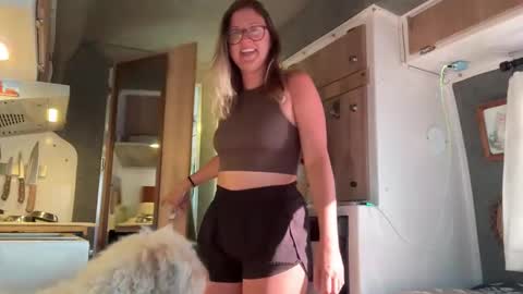 Snapshot of wanderlustjade chatting on 03.12.25 Jade Adonis online show from 03.12.25