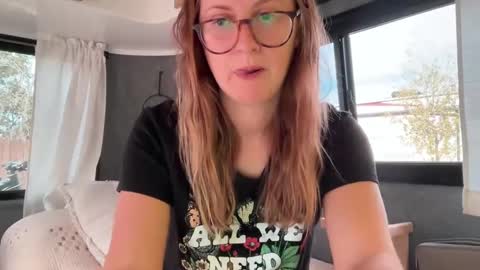 Snapshot of wanderlustjade chatting on 10.08.25 Jade Adonis online show from 10.08.25