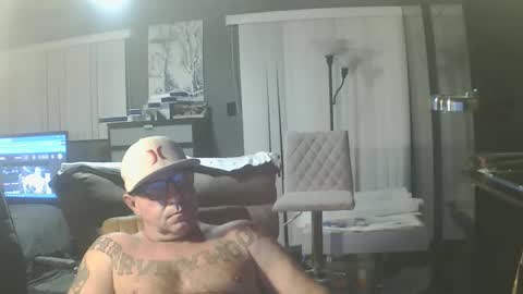 Snapshot of wantitneeditgetitgone chatting on 12.15.25 wantitneeditgetitgone online show from 12.15.25