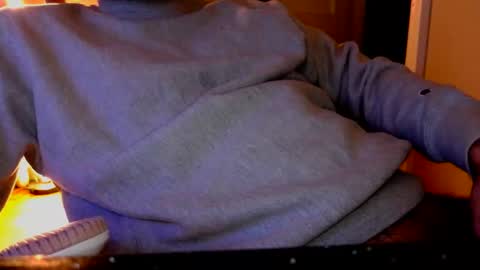 Snapshot of wasted346 chatting on 11.04.25 Bowwow online show from 11.04.25