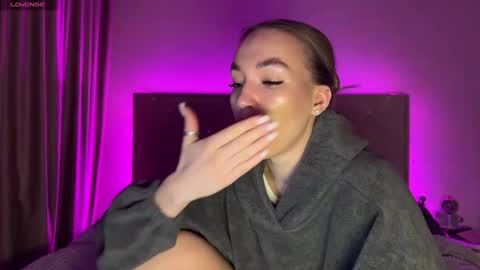 Snapshot of watergirl_ chatting on 03.07.25 Im saving up for a new car help me online show from 03.07.25