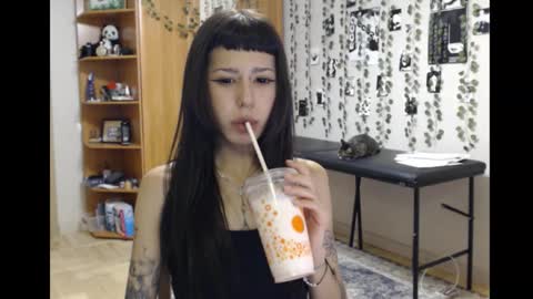 Mina online show from 11.05.25