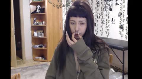 Mina online show from 12.20.25